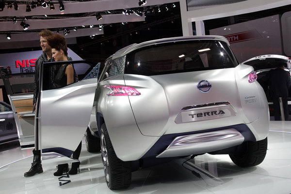 nissan-terra-paris-2012-1348829700-20.jpg