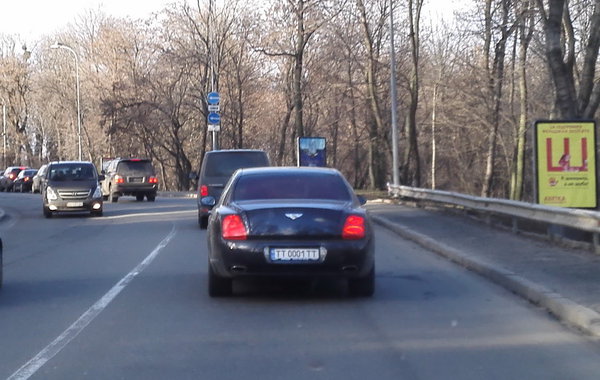 бентли-с-крутыми-номерами.jpg