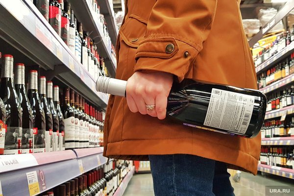 530771_Torgovie_tsentri_Kurgan_torgoviy_tsentr_produkti_alkogolizm_tts_vino_butilka_vina_alkogoly_250x0_3402.2268.0.0.jpg