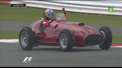 Fernando Alonso driving Ferrari 375 F1.jpg (62.46 KiB) Просмотров: 7817 Fernando Alonso driving Ferrari 375 F1.jpg