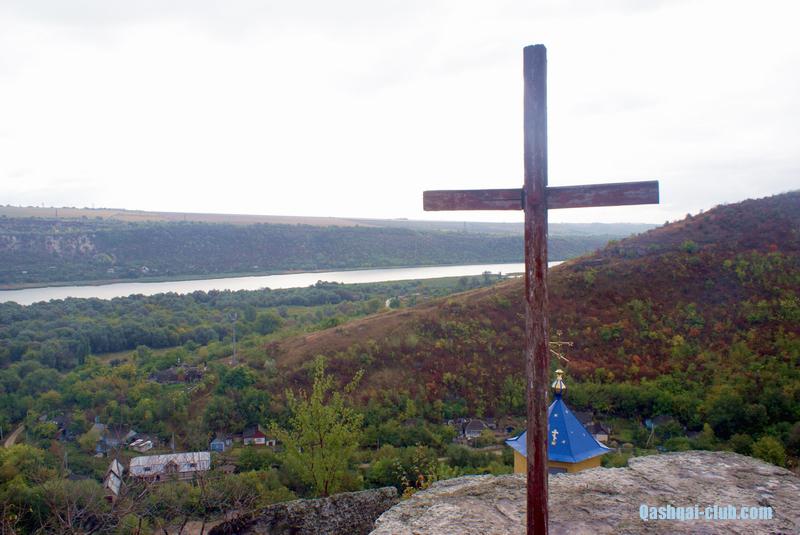 538-Ukr-Moldova-Saharna-chasovnia-krest