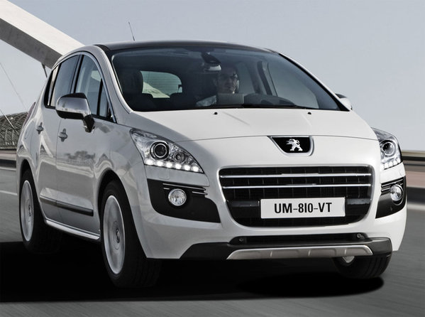 Peugeot_3008_HYbrid4.jpg